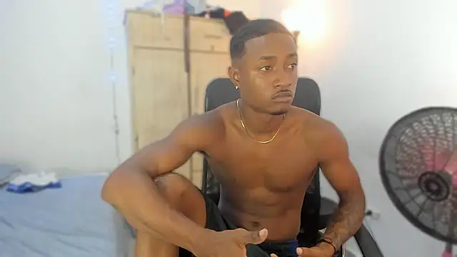 Show sexual ao vivo de AbonySex69