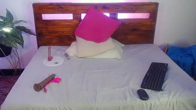 Yeseniaa25_'s Live Sex Cam Show