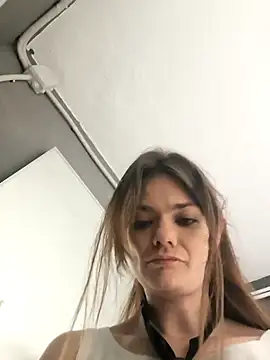Junani2231's Live Sex Cam Show