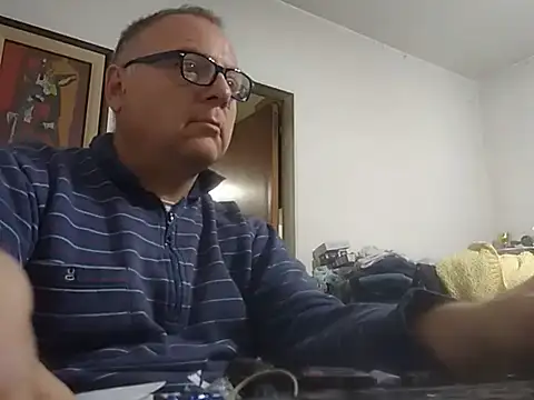 AmateurHotCoupleSix's Live Sex Cam Show