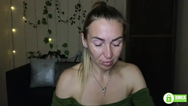 Kiss_julli88I's Live Sex Cam Show