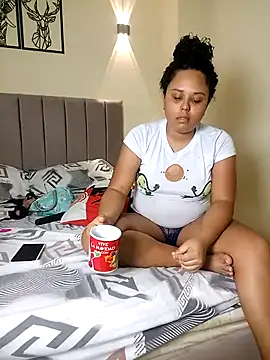 emmabeker's Live Sex Cam Show