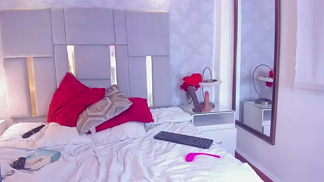 SukiandFriend's Live Sex Cam Show