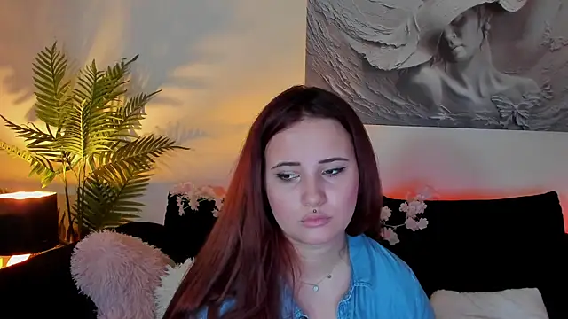MikaSnake's Webcam Show