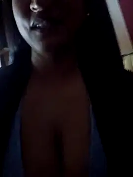 Pokazy przed kamerką – Busty_AriaX