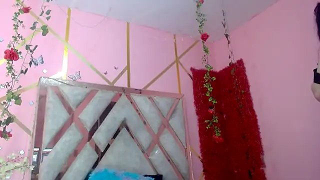 nadescomthxx's Webcam Show
