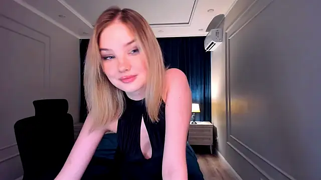 FloweryLove_1's Webcam Show