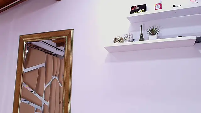 naia_blessed's Webcam Show