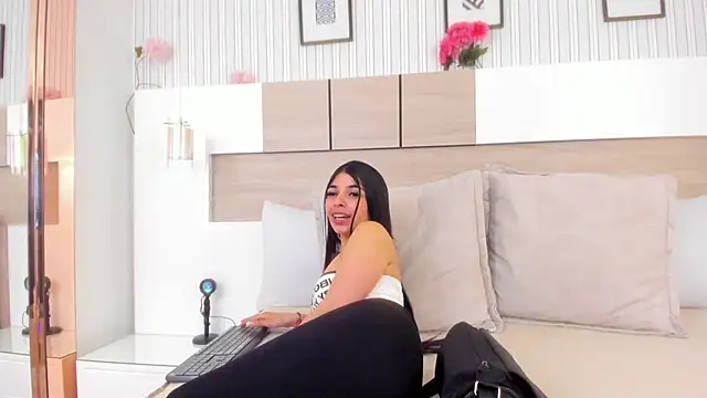 nataliemilan_'s Webcam Show