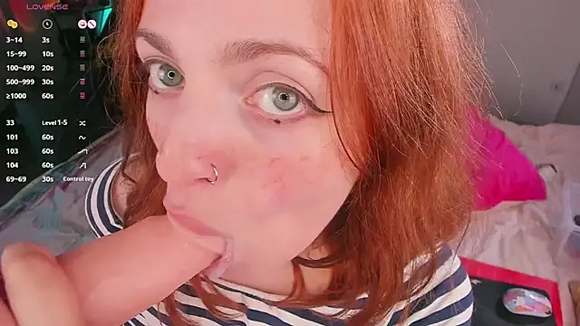 Alice_CutePerv's Webcam Show