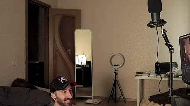 ClaudRainwall's Live Sex Cam Show