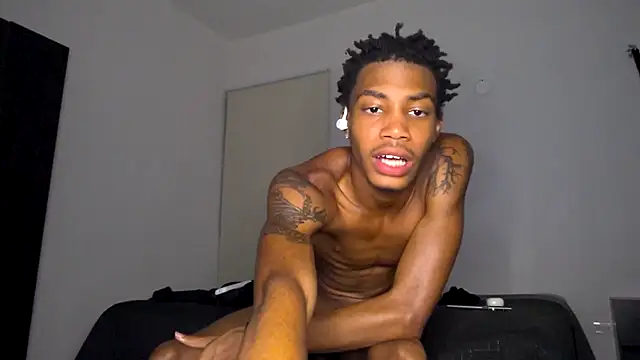BlackBullTitus' Webcam Show
