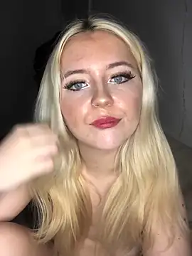 Blondie_Sofia_Essexbabe's Webcam Show