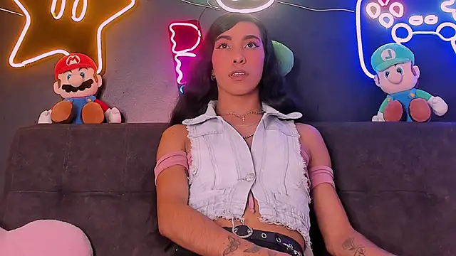 TiffValentinee_'s Live Sex Cam Show