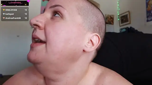 Pokazy przed kamerką – BellaBlueBBW