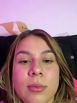 little_tifanny82's Webcam Show
