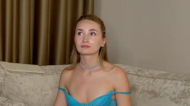 bella__rose's Webcam Show
