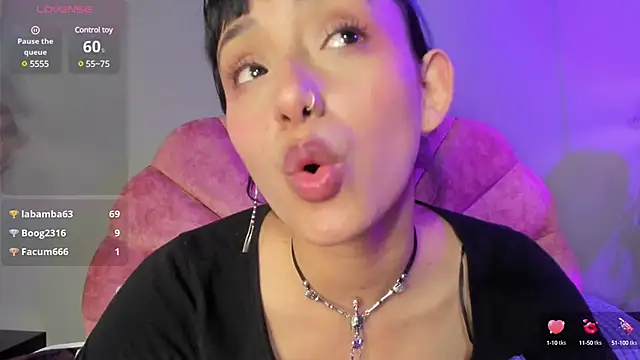 tati_cardenas' Webcam Show