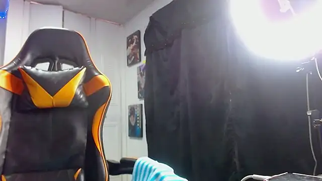 Abbiprada's Webcam Show