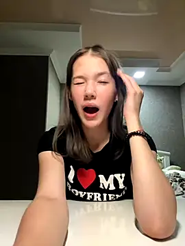 Lil_domii's Webcam Show
