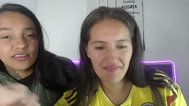 sharon_and_kloee's Webcam Show