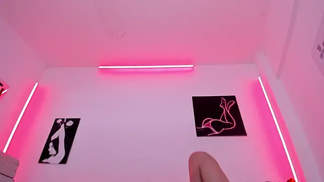 Little_Naughtty's Webcam Show