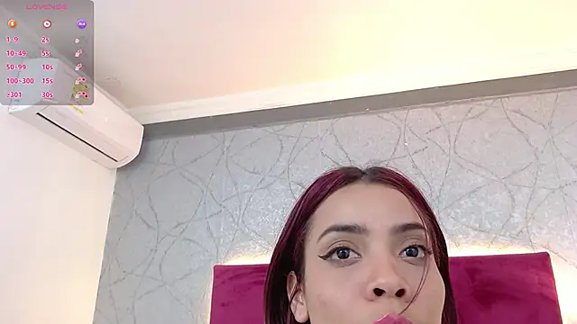 SaraSchmitt's Webcam Show