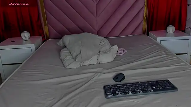 rubyrouge__'s Webcam Show
