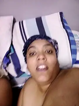 2Juicy_pussy's Webcam Show