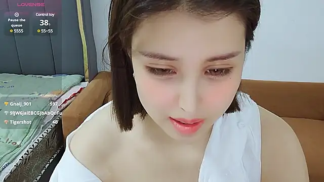 Lucky-xiuxiu 网络视讯表演