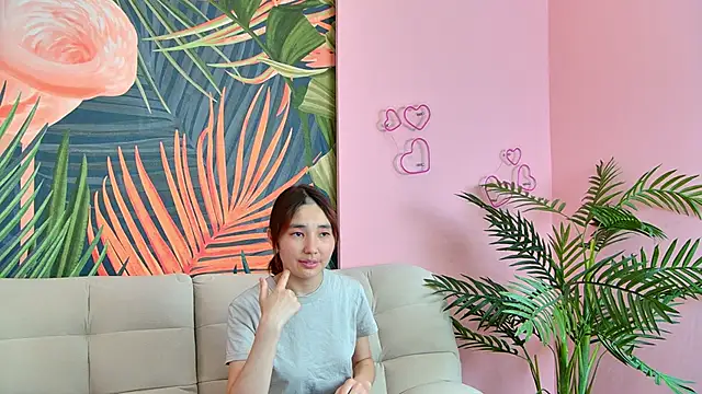 sara_luu's Webcam Show