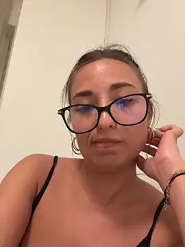 Celine_charme's Webcam Show