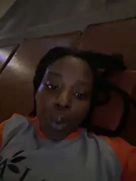 choclatepeaach's Webcam Show