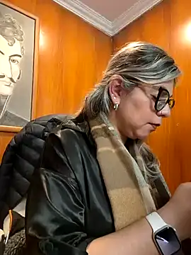 _Cata-Office1's Live Sex Cam Show