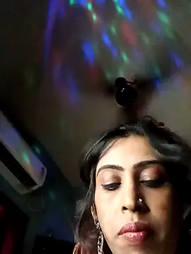 Kiara700's Webcam Show