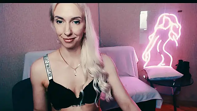Cute_Smile_Shy's Webcam Show