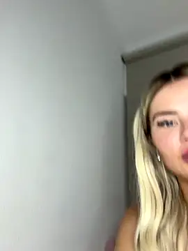 MollyLovexo's Webcam Show