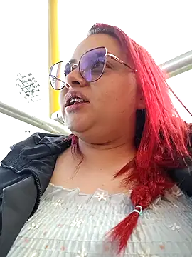 CURVY-HORNY's Webcam Show