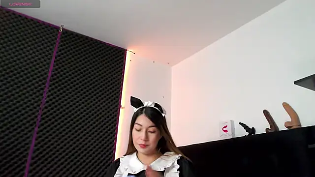 karlamoon23's Webcam Show
