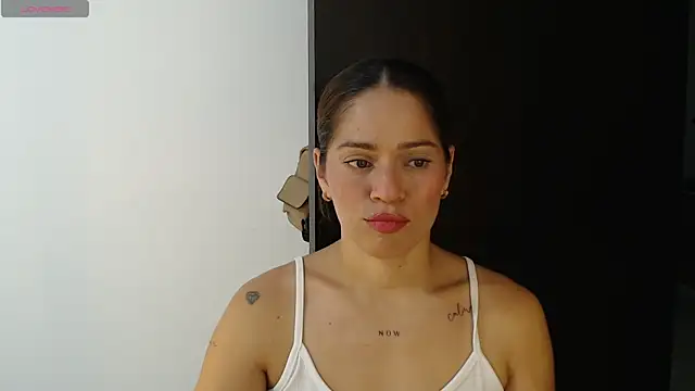 Alessia_Beth webcam show