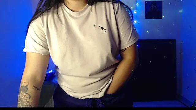 Nika_1_'s Webcam Show