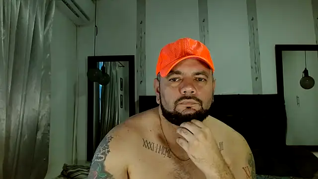 perverseveteranmanxxx's Webcam Show