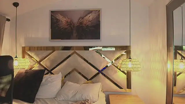 Emelie_Ch1's Webcam Show
