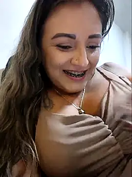 Isabellaa_Garcia_'s Webcam Show