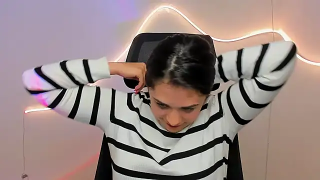 Yesenia_nia's Webcam Show