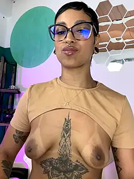 LollaByer's Webcam Show