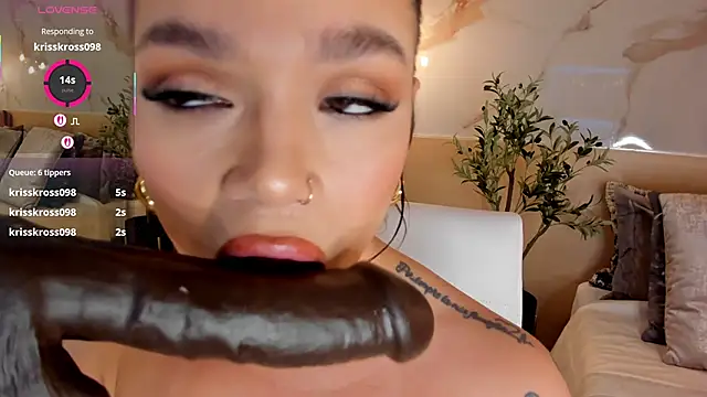 LeaThompson's Webcam Show