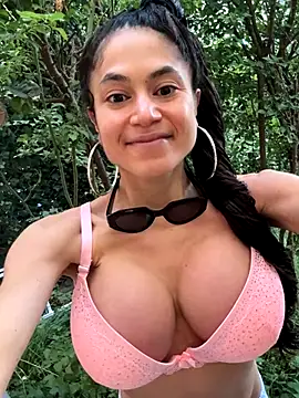F3ckd0lllucy Webcam-Show