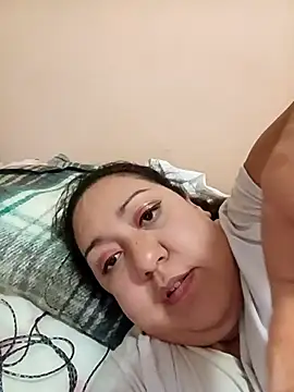 Caroomoom27's Live Sex Cam Show