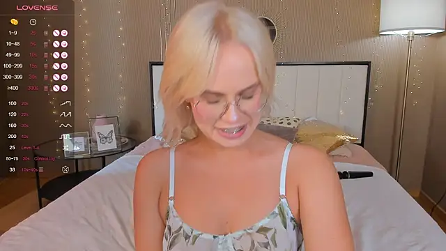 bellatip's Webcam Show